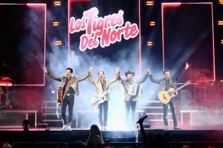 Los Tigres Del Norte En Movistar Arena