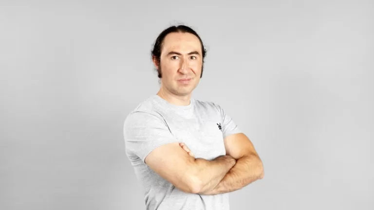 Experiencia De Mario Ortega En Mundos Opuestos