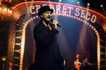 Residencia Artistica De Ricardo Arjona