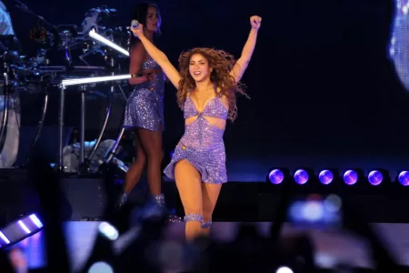 Shakira, Cambio De Recinto