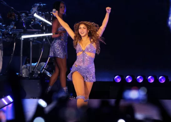 Shakira, Cambio De Recinto