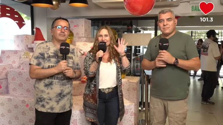 Entrega De Regalos Sorteo Radio Corazón