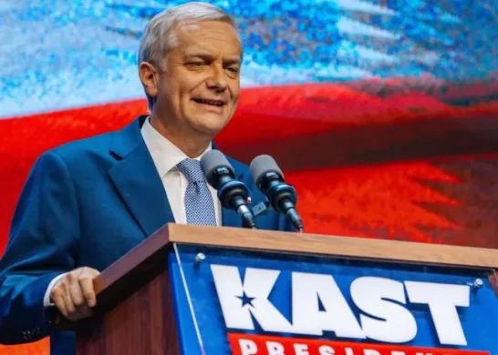 Kast, Reacción De Los Famosos