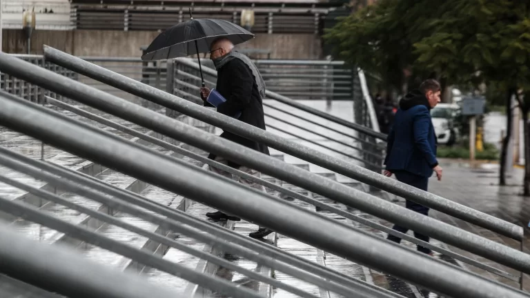 Lluvia En Santiago, Pronóstico De Jaime Leyton