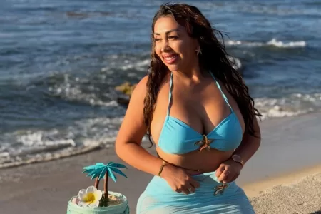 Naya Fácil Cumpleaños