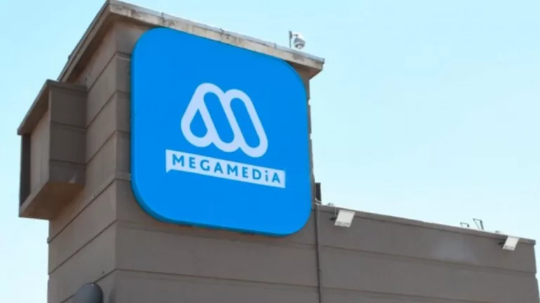 Catalina Edwards Se Va De Mega