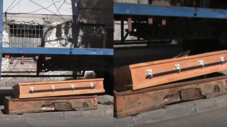 Ataúd En Plena Vía Publica