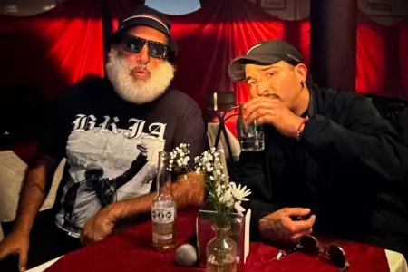 Pollo Y Macha, Portada