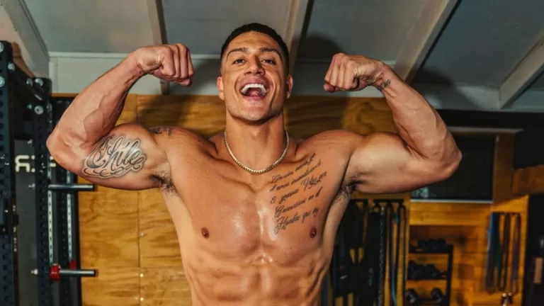 Sammis Reyes Contra Bizarro