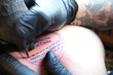 Tatuaje De Logo Gobierno De Kast