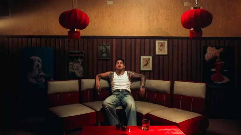 Lucky Brown Estrena Color De Rosa