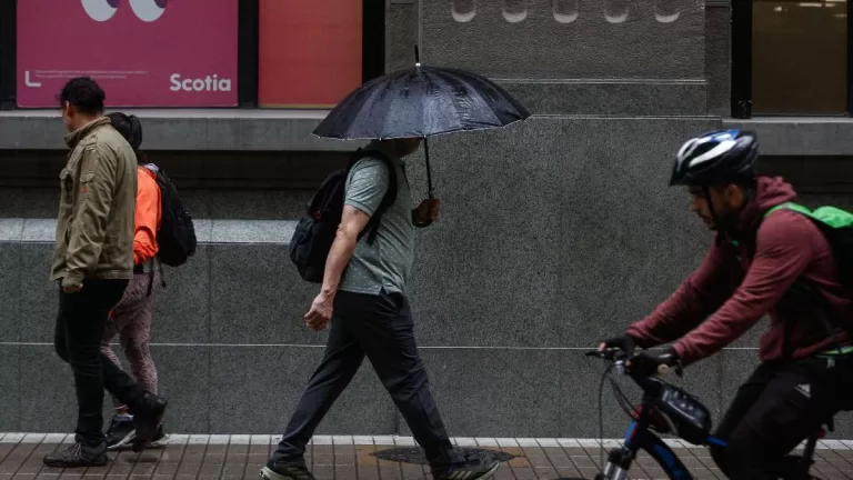 Regresa La Lluvia A Santiago (2)
