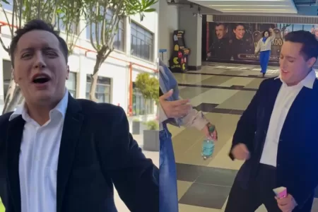 Felipe Parra Imita A Karol Lucero
