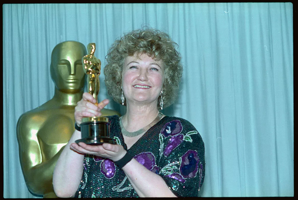 Brenda Fricker Holding Oscar
