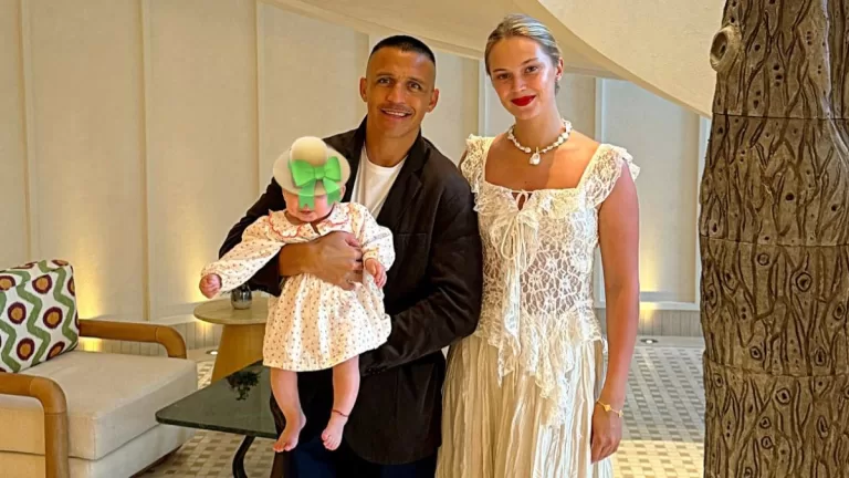 Post De Novia De Alexis Sánchez