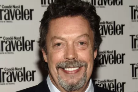 Muere Tim Curry A Los 80 Años