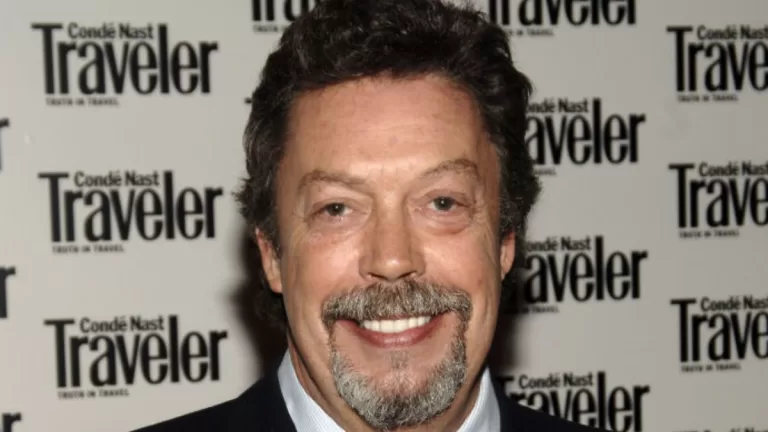 Muere Tim Curry A Los 80 Años
