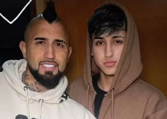 Arturo Vidal Y Monito Vidal